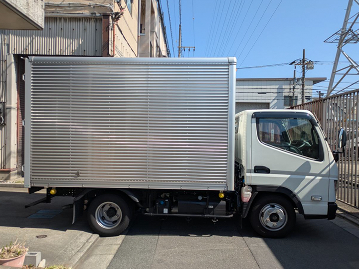 トラックの販売キャンター