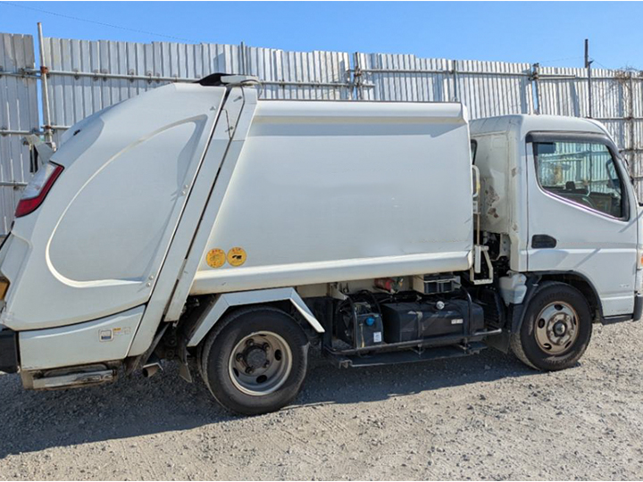 トラックの販売キャンター