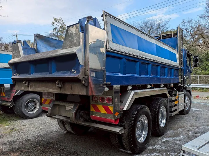 トラックの販売ギガ