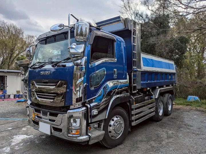 トラックの販売ギガ