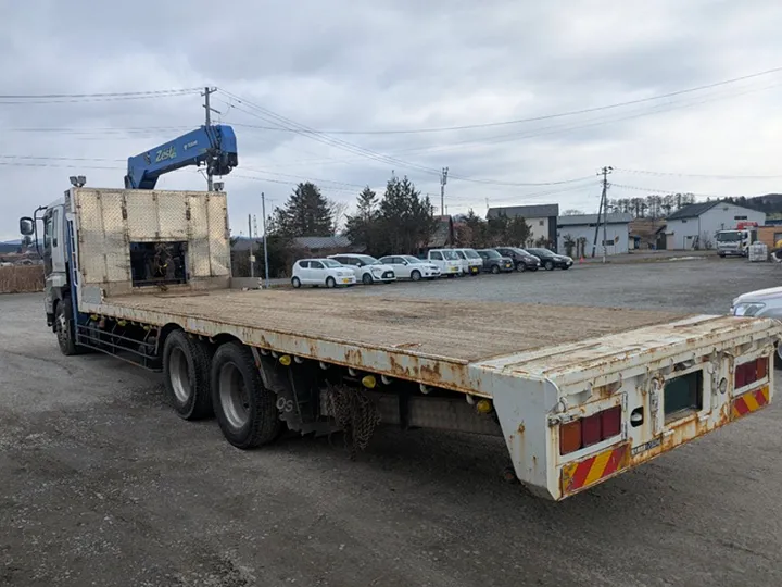 トラックの販売ギガ