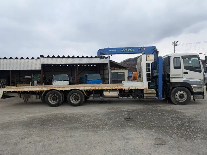 トラックの販売ギガ