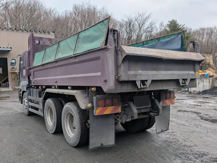 トラックの販売ギガ