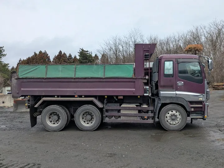 トラックの販売ギガ