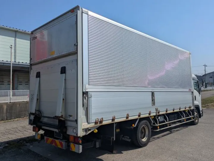 トラックの販売フォワード