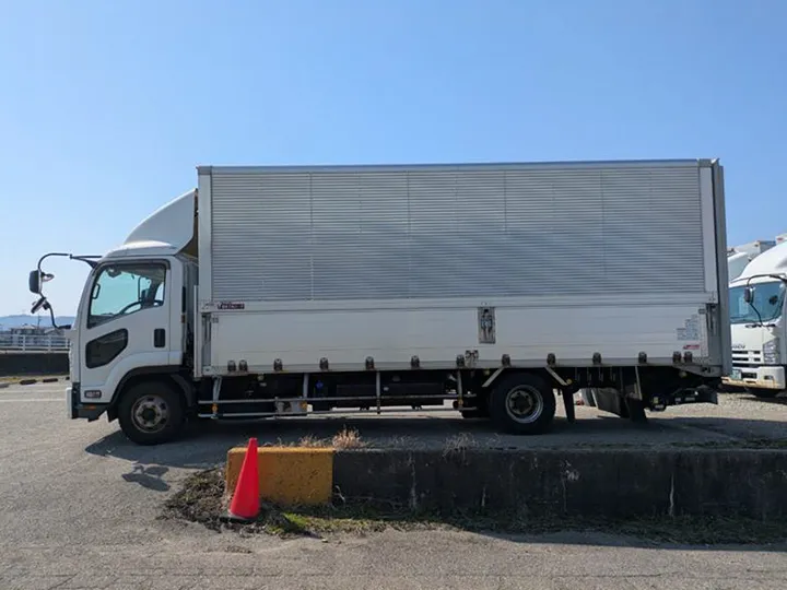 トラックの販売フォワード