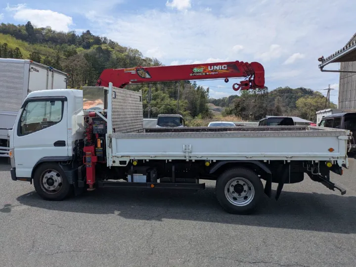 トラックの販売キャンター