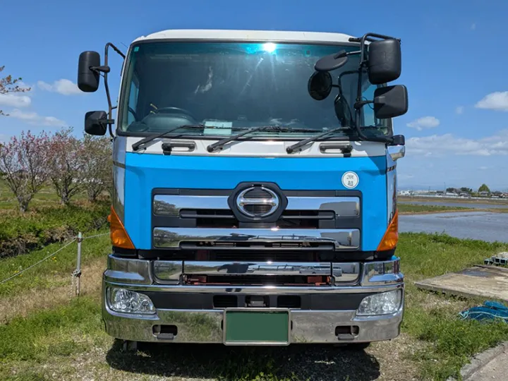 トラックの販売プロフィア