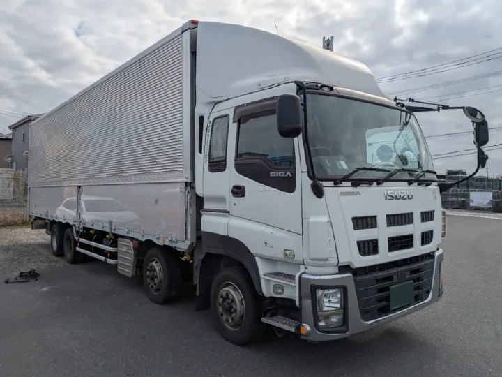 トラックの販売ギガ