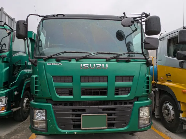 トラックの販売ギガ