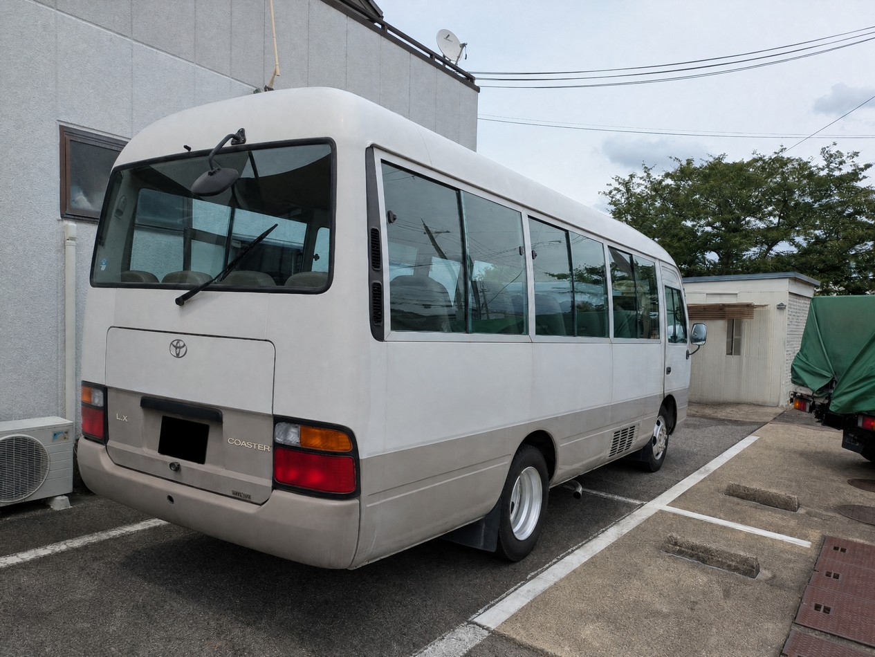 トラックの販売コースター