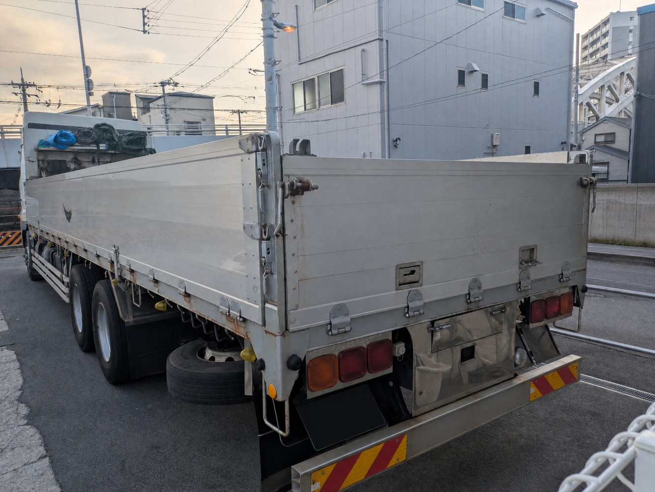 トラックの販売プロフィア