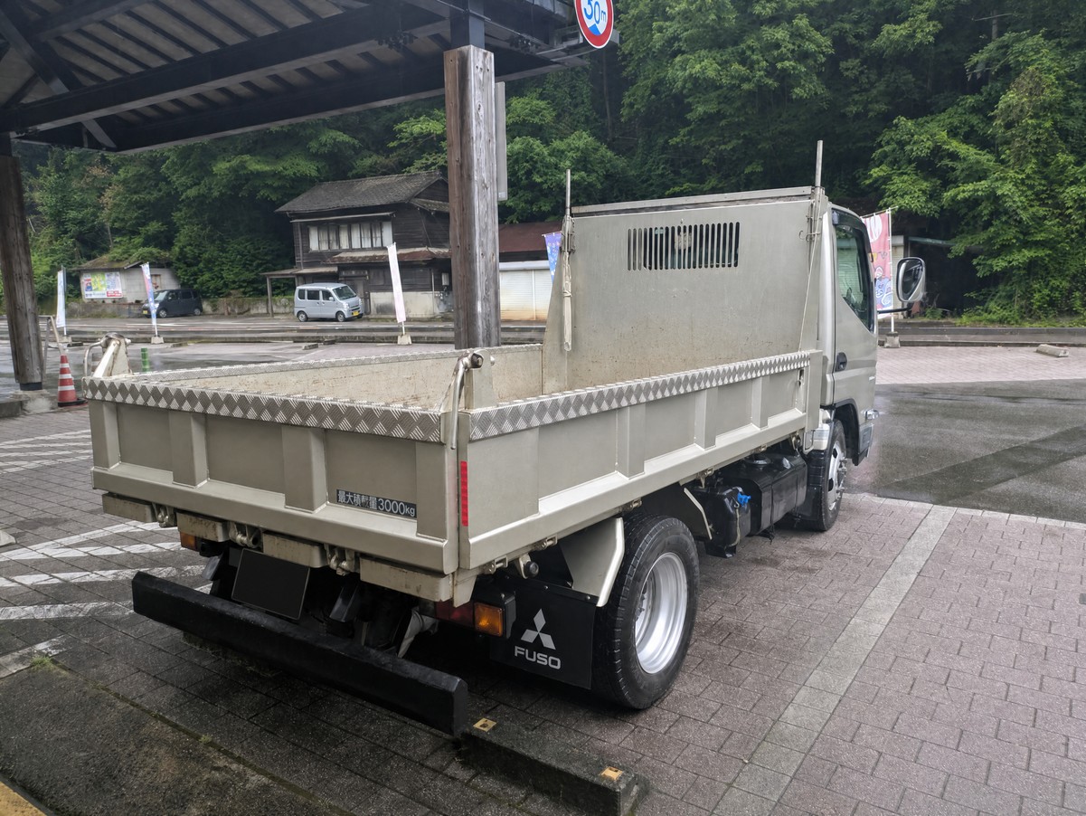トラックの販売キャンター